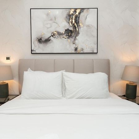 Luxury 2Br Downtown Apt With Burj Khalifa Views Dubai Exterior foto