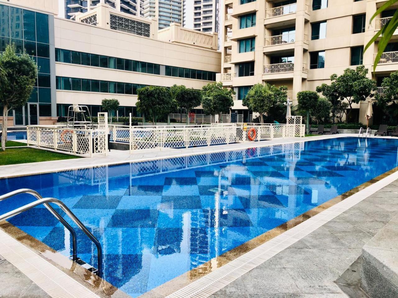 Luxury 2Br Downtown Apt With Burj Khalifa Views Dubai Exterior foto