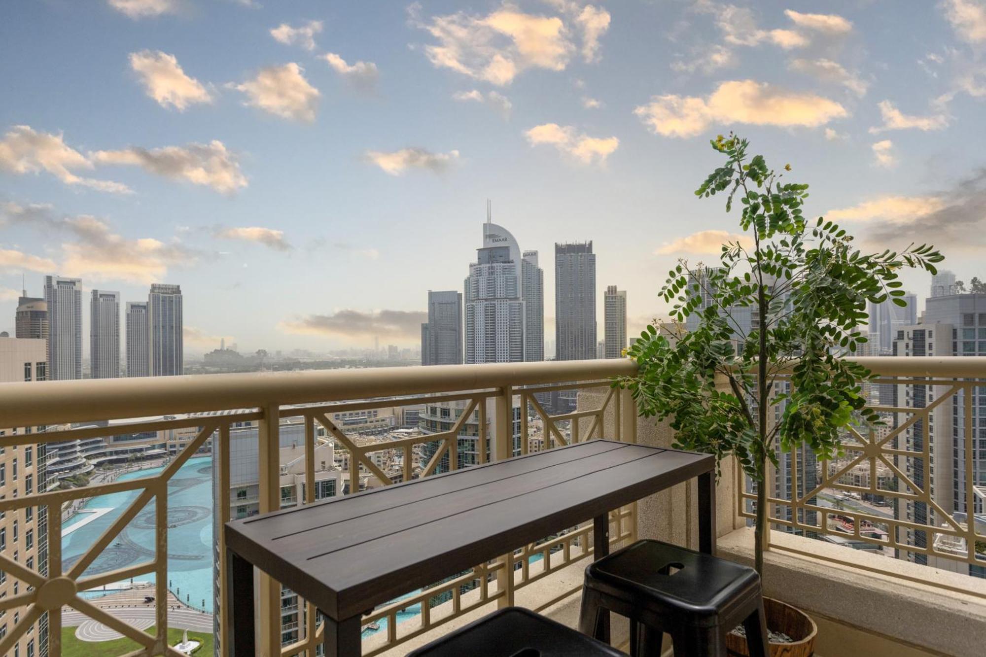 Luxury 2Br Downtown Apt With Burj Khalifa Views Dubai Exterior foto