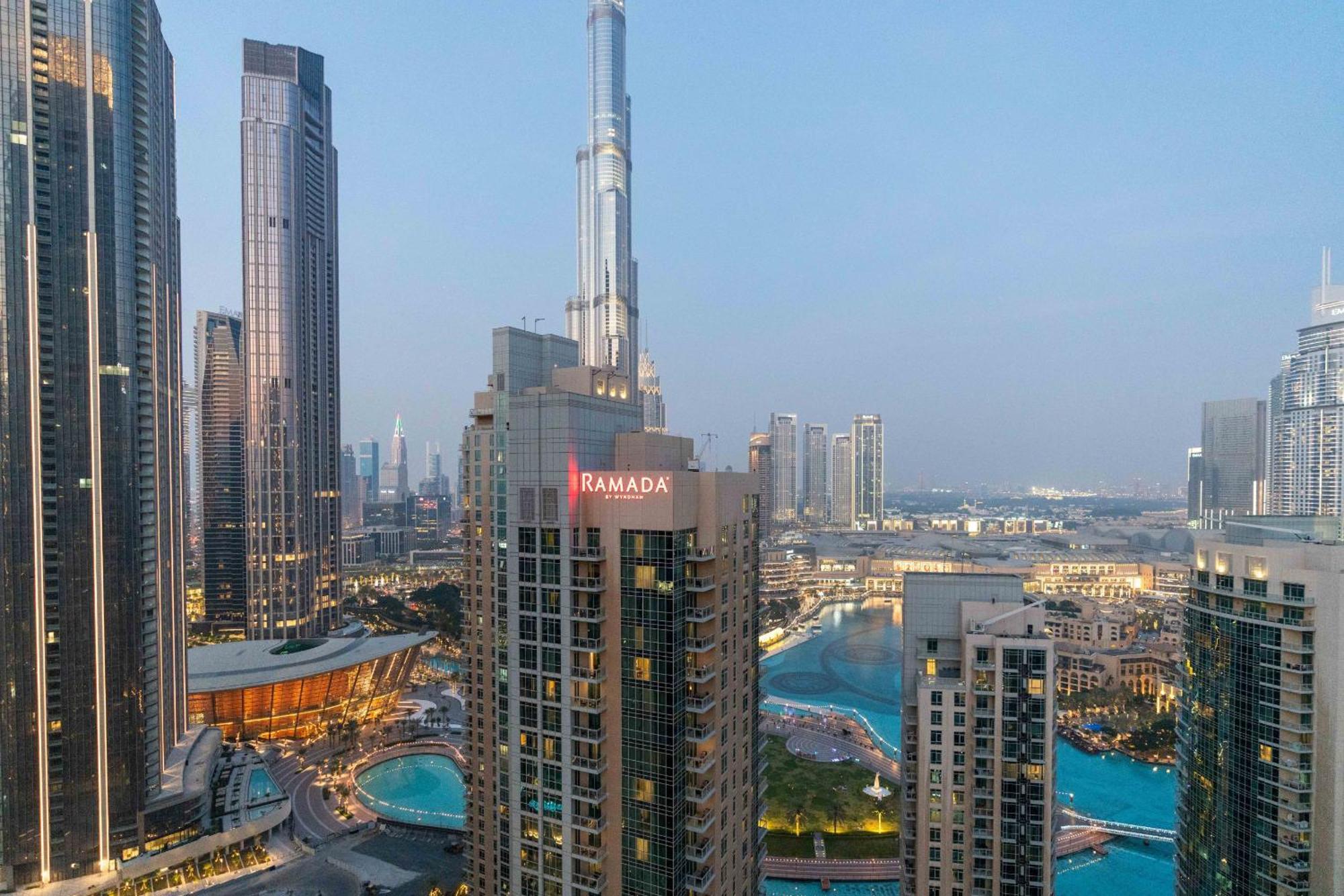 Luxury 2Br Downtown Apt With Burj Khalifa Views Dubai Exterior foto